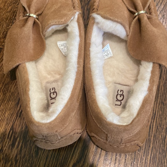 Ugg Moccasins - Picture 2 of 6